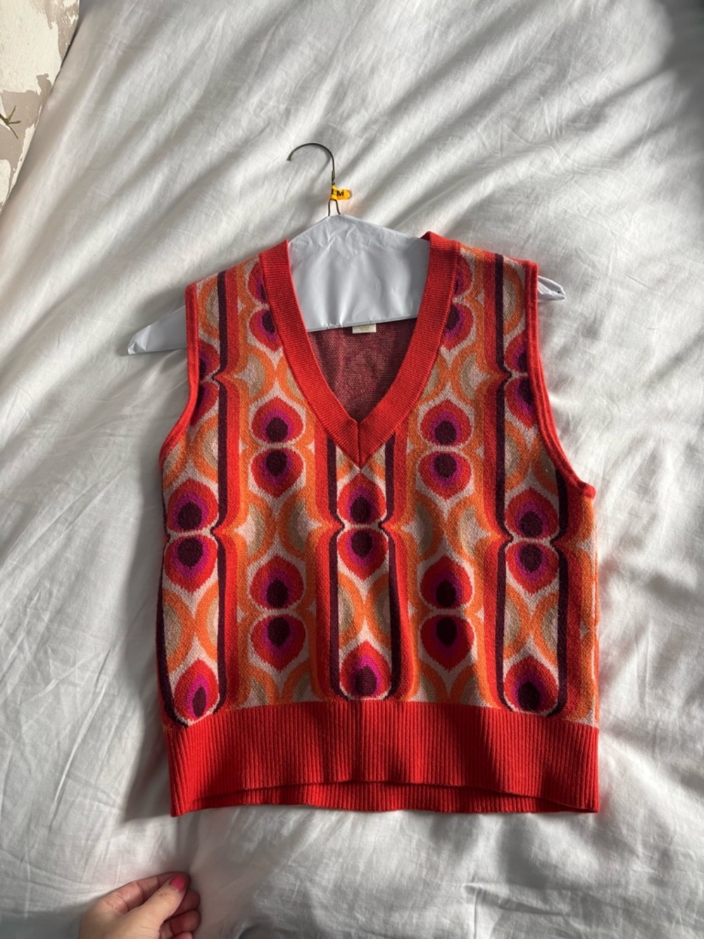Anthropologie V-Neck Retro Patterned Knit Sweater Vest in Multicolor Red